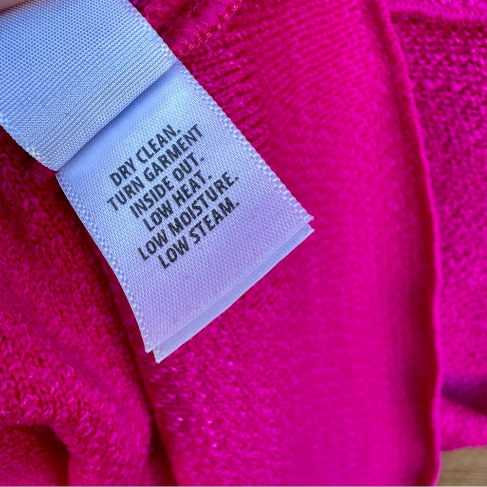St. John Wool Blend Boucle Knit Fit & Flare Dress Sz 2 Fuchsia Pink - Picture 8 of 8